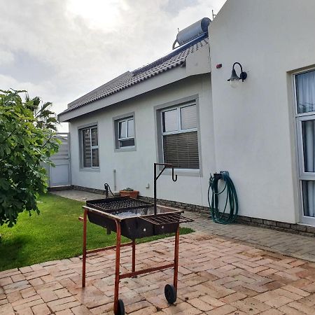 Acacia Four Seven Self-Catering Apartment Swakopmund Ngoại thất bức ảnh
